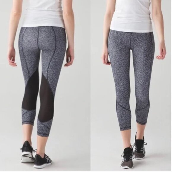 lululemon athletica Pants - Lululemon Pace Rival Crop Freckle Flower Black White size 4